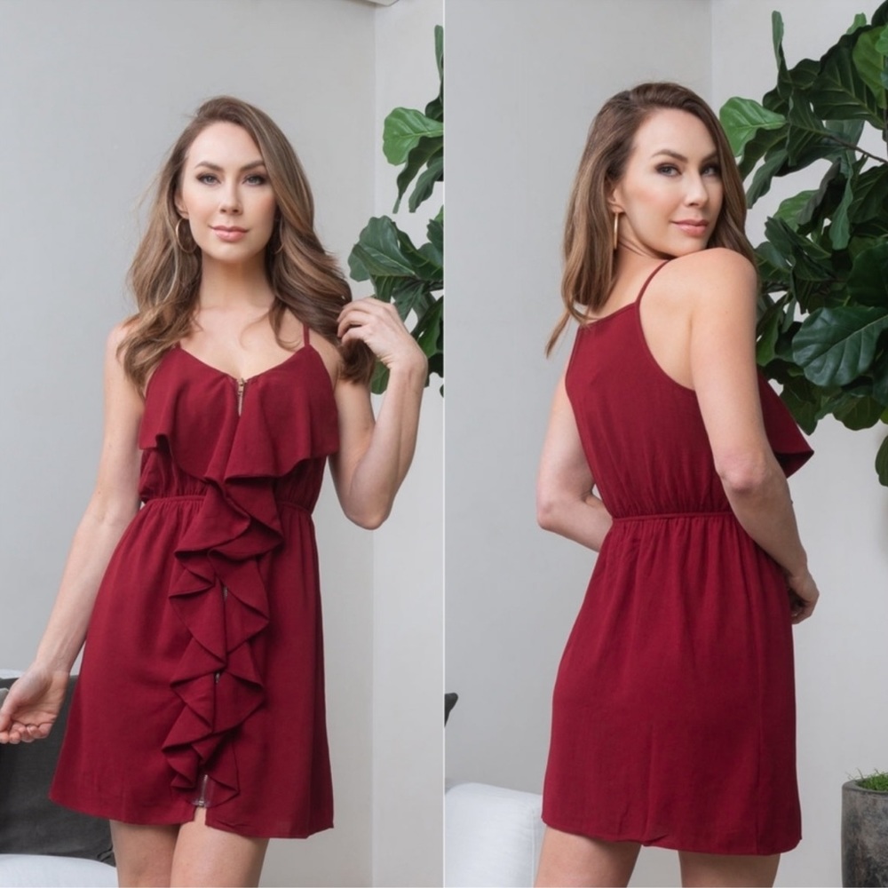 BD9💔Playful  pizzazz in a burgundy ruffle front dress w/thin straps+zip! wow!